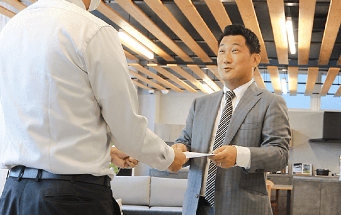 実際にリフォーム会社を訪れている様子