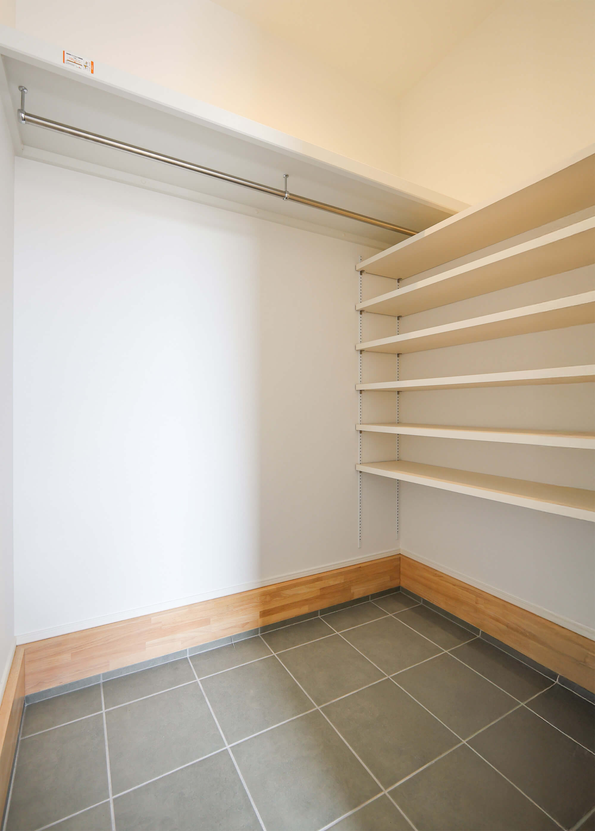 土間収納 安佐南区高取南二丁目新築戸建