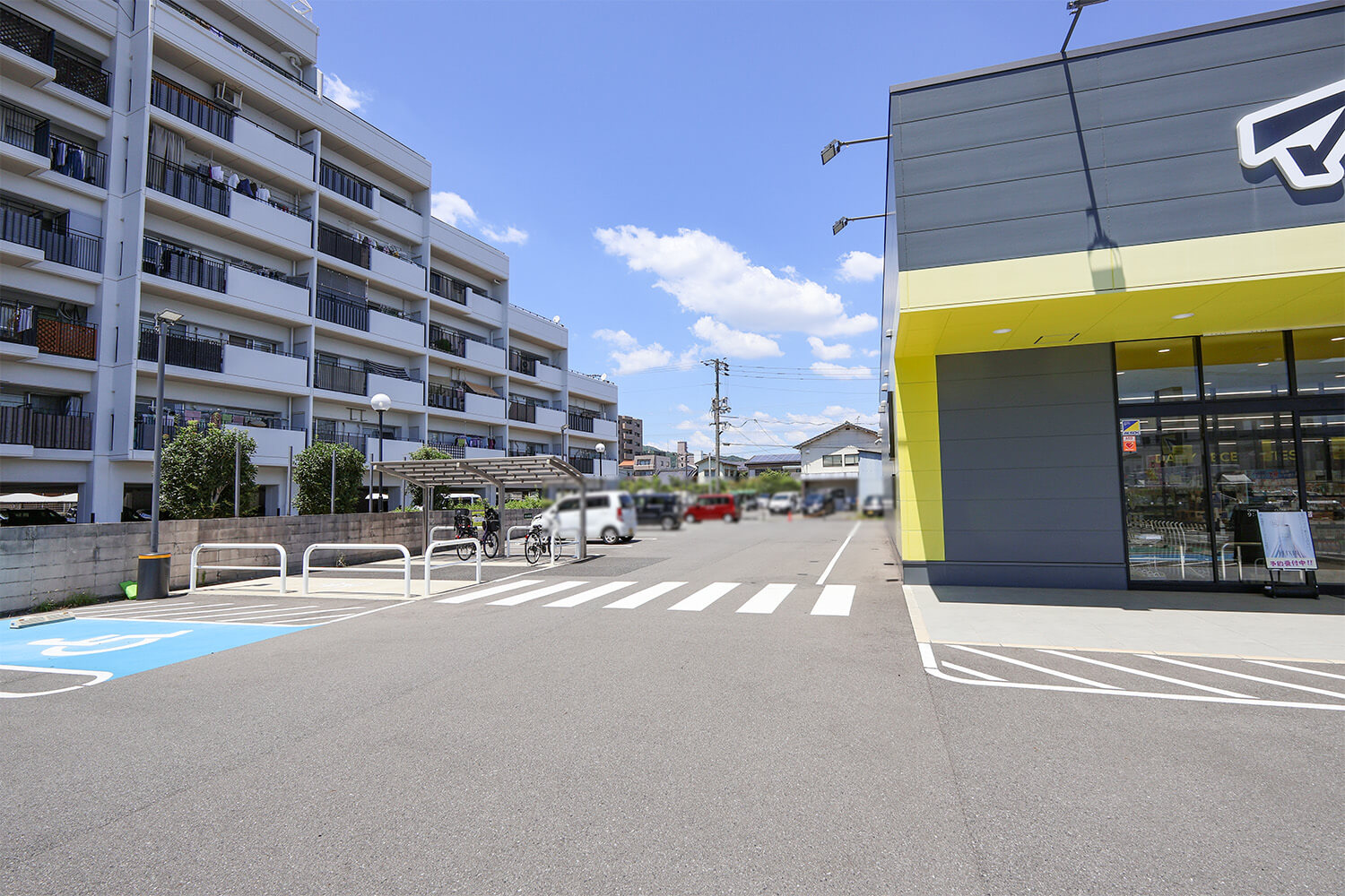 スーパーまでの道
