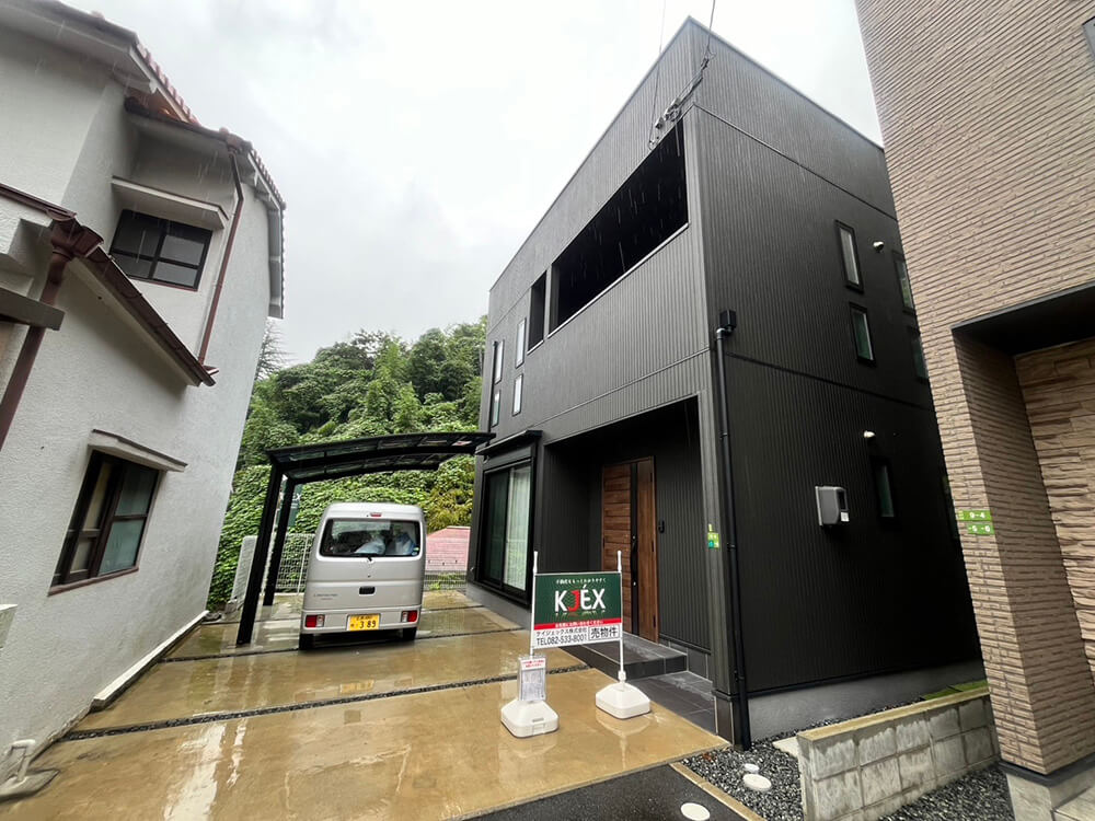 東区尾長東三丁目戸建