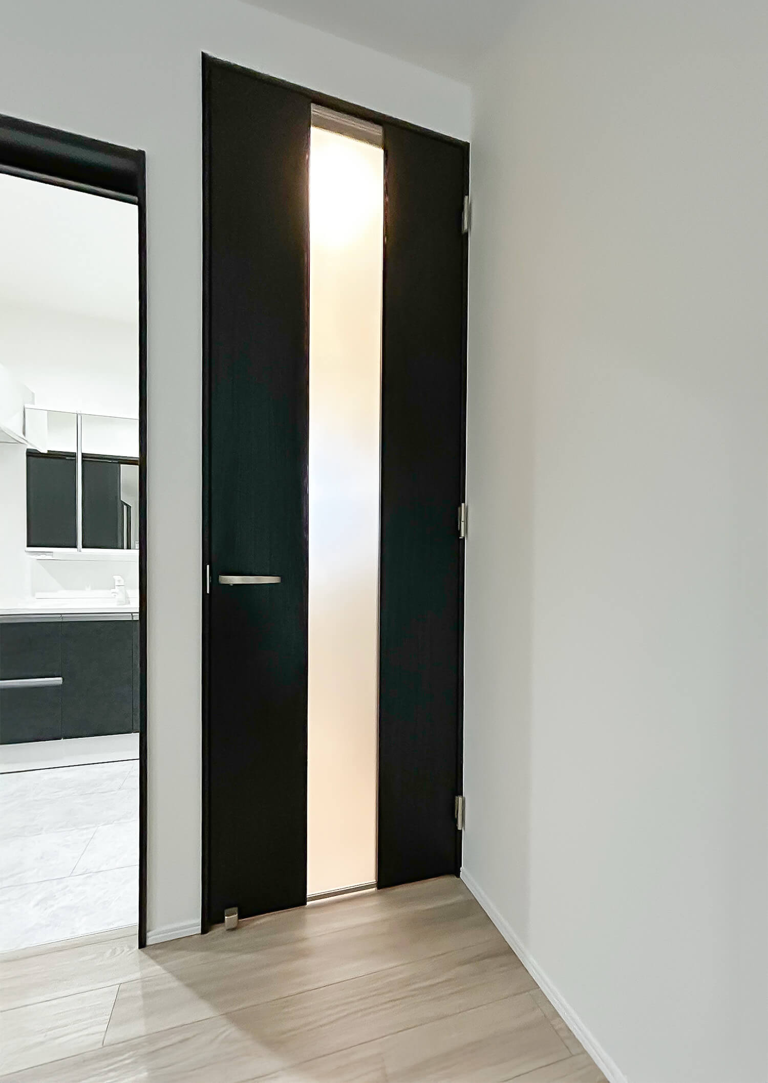 リビング階段ドア