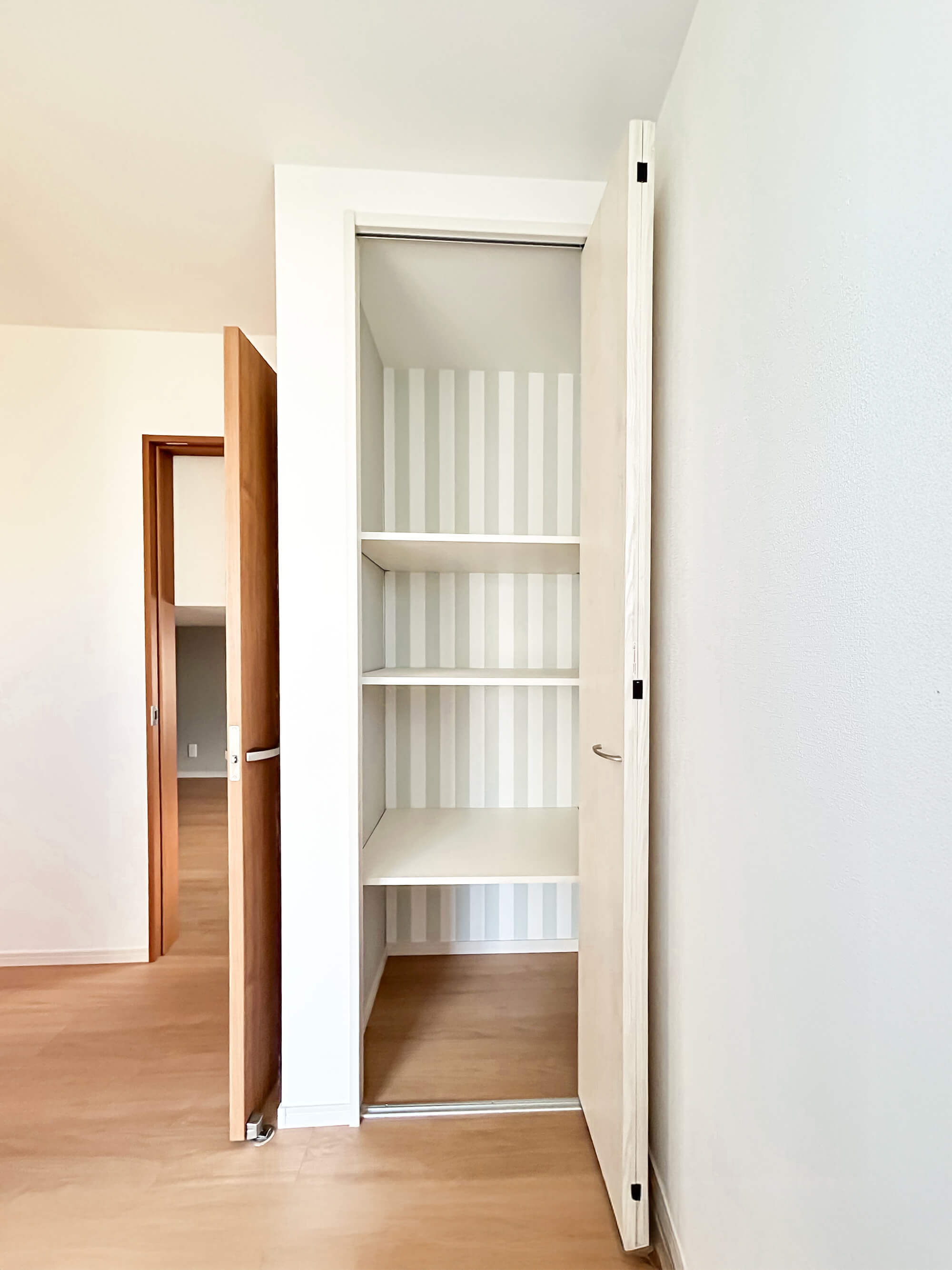 No.5 階段上収納