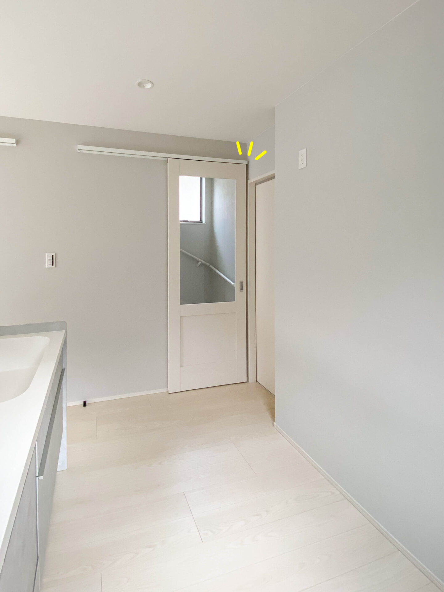 リビング階段ドア