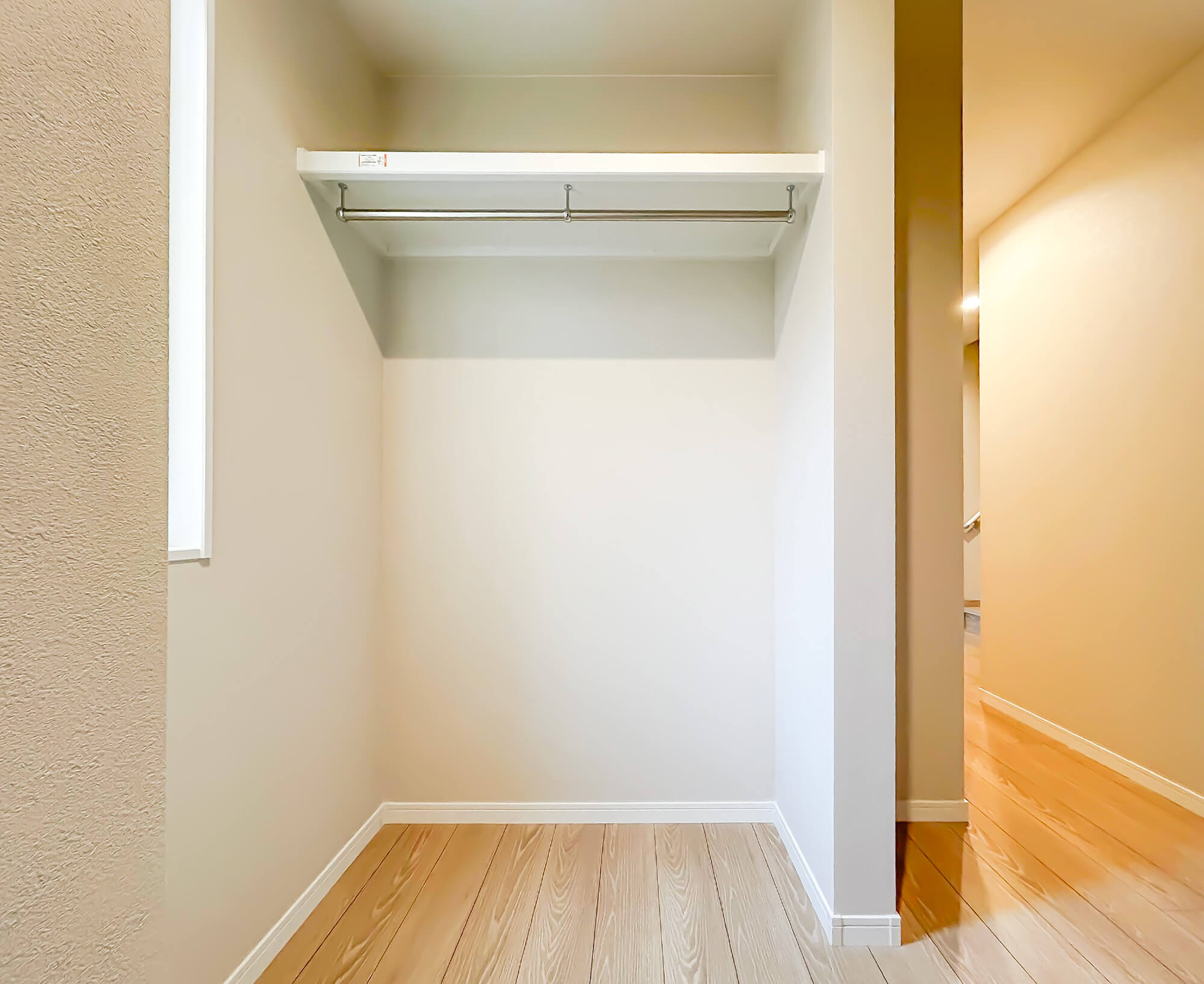 玄関ハンガーポール